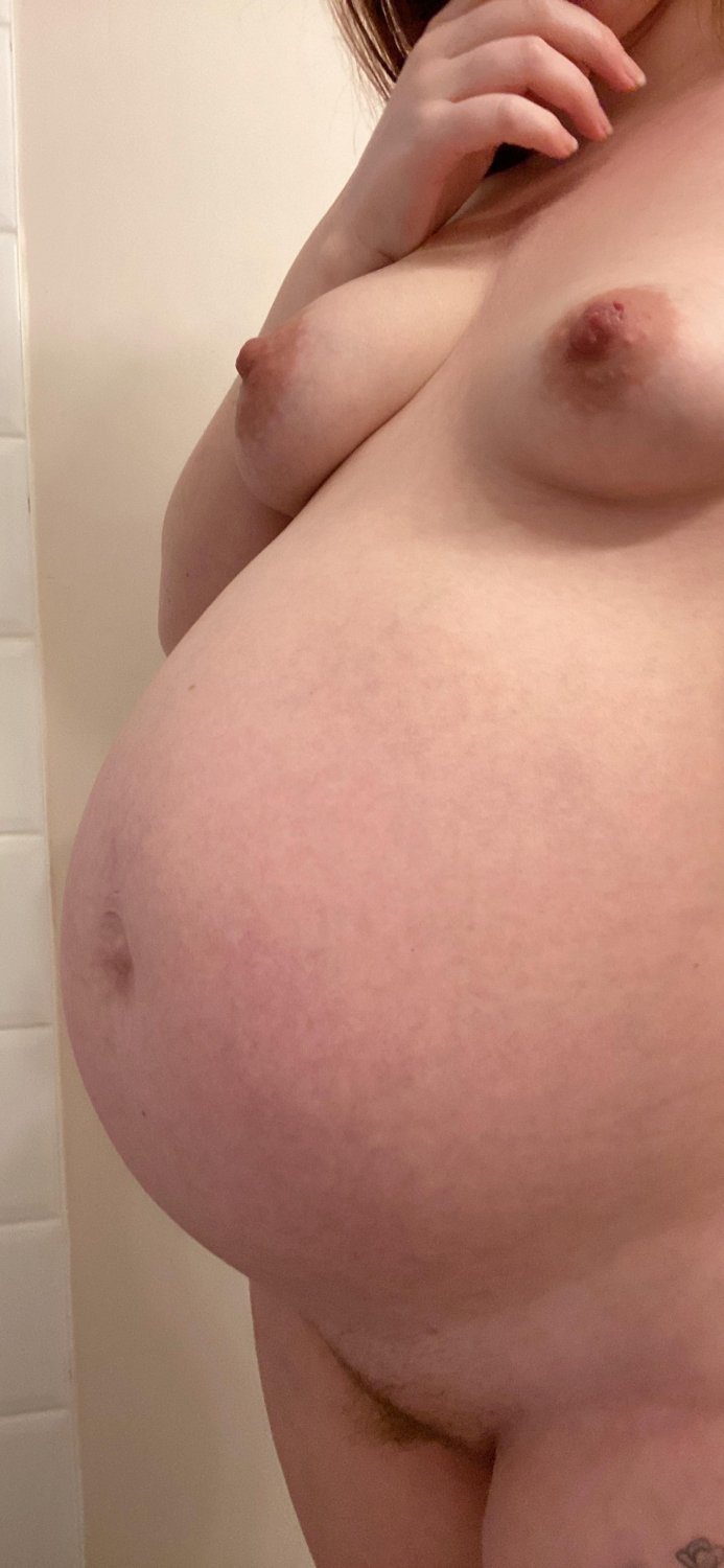 Random Pregnant Hoes #7YEeFg6h